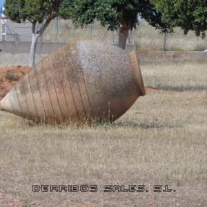 tinajas de 3 metros de origen andaluz. Antiguas.