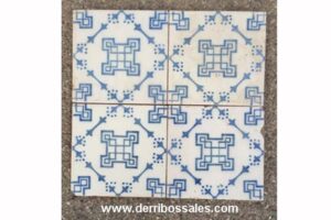 Azulejos de cerámica recuperados de derribo, de diversas épocas. Medidas 20 x 20 aprox. Azulejos antiguos. También disponibles cuadros de azulejos antiguos.