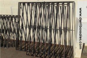 Rejas macizas de varias medidas: 96 x 115; 93 x 175 ; 97 x 179 ; 134 x 95 ; 136 x 150 y 135 x 145 cm. Se venden por separado.
