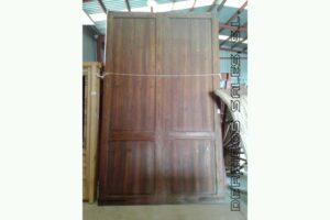porton de madera de mobila. Antigua.