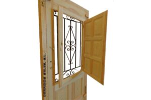 puerta de madera maciza, de calle. nueva
