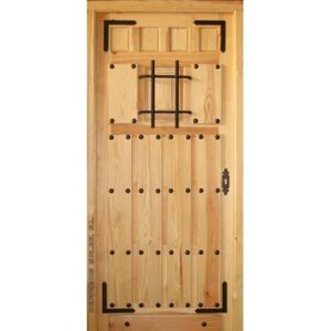 puerta de madera maciza para calle con reja. Modelo 103