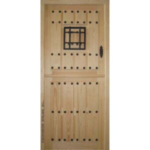 puerta partida con reja y ventanillo, de madera maciza