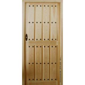 puerta de madera de pino.
