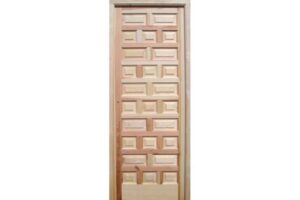 puerta de interior a cuarterones. castellana. maciza de madera