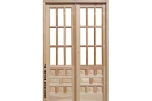 puerta de interior, maciza, de madera de pino.