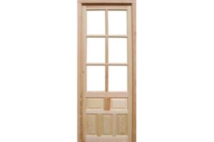 puerta de interior, maciza, de madera de pino.