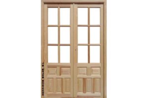 puerta de interior, maciza, de madera de pino.