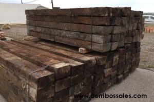 vigas de madera recuperadas de tren