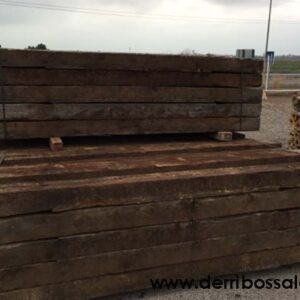 vigas de madera recuperadas de tren