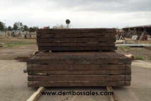 vigas de madera recuperadas de tren