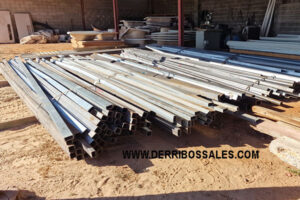 Perfiles de chapa galvanizada, nuevos. Medias: 6x4 cm.; 6x6 cm.; 8x4cm; 8x8 cm. y 12 x 12 cm. Longitud: 6 Metros.
