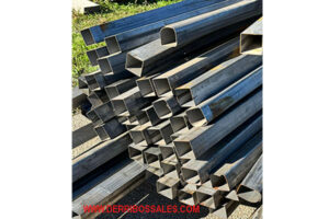 Perfiles de chapa galvanizada, nuevos. Medias: 6x4 cm.; 6x6 cm.; 8x4cm; 8x8 cm. y 12 x 12 cm. Longitud: 6 Metros.