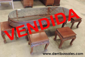 Mesa China tallada