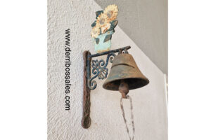Campana con motivo de girasoles.