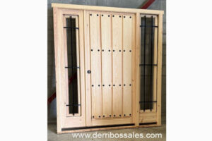 Puerta maciza, de calle, mod. Tabla Montada. Fabricadas a medida en 1 o 2 hojas,  1 o 2  fijos, con o sin contraventanas, con o sin montante. Se realizan por encargo. Posibilidad de fabricación de puertas de  madera de pino, mobila e iroko. Totalmente macizas. Precios sin competencia!!!