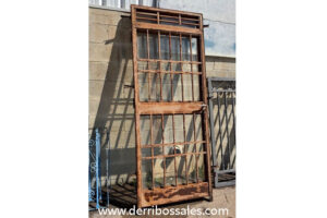 Puerta de reja de 225 x 90 cm.