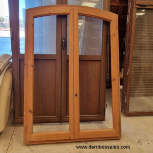 Ventana de madera de medio punto. Medidas: 170 x 120
