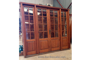 Puerta de terraza, de 4 hojas con cristal, de madera de mobila. Medidas: 220 x 240 m.