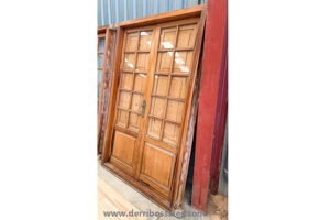 Puerta de madera de mobila con contraventanas, para exterior. Puerta de salida a terraza. Medidas: 220 x 140 cm.