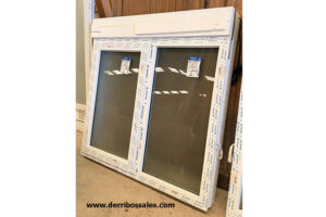 Ventanas de PVC, con cristal 6-18-5 y persiana eléctrica. Medidas: 138 x 138 cm., y  138 x 177 cm.